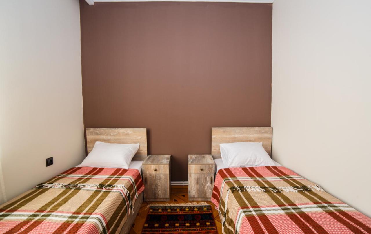 Hotel Red Castle Erywań Zewnętrze zdjęcie