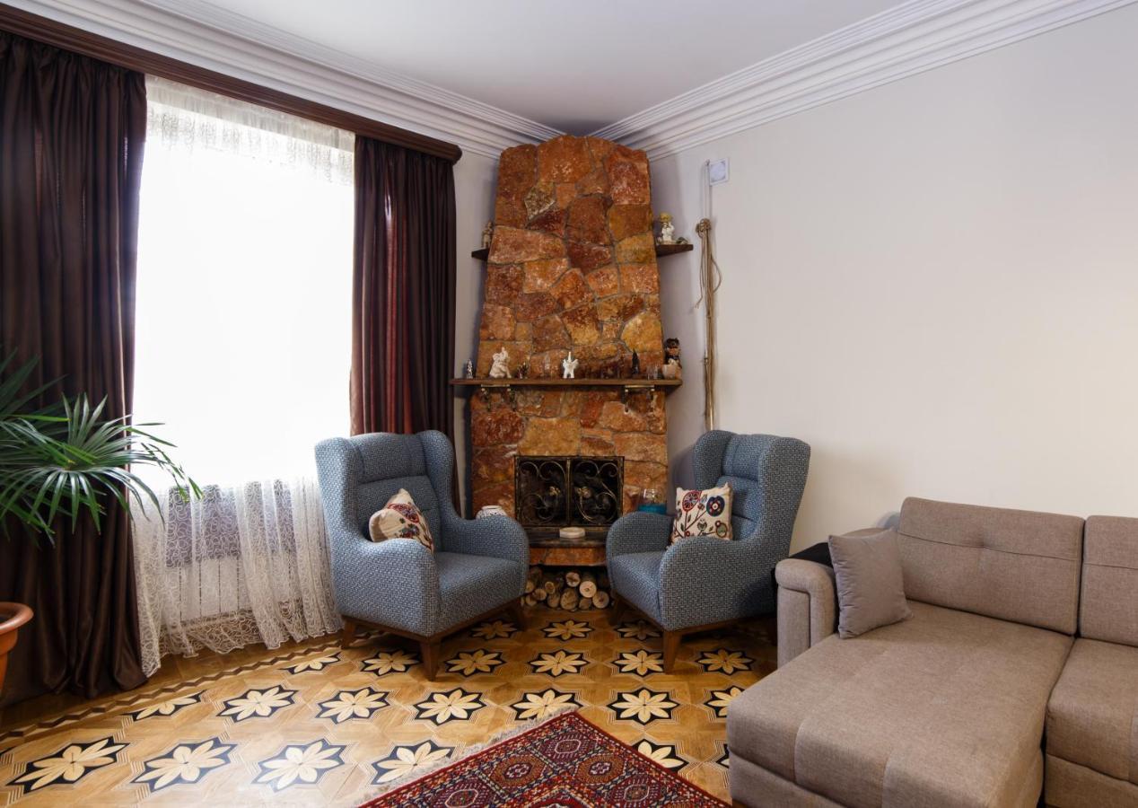Hotel Red Castle Erywań Zewnętrze zdjęcie