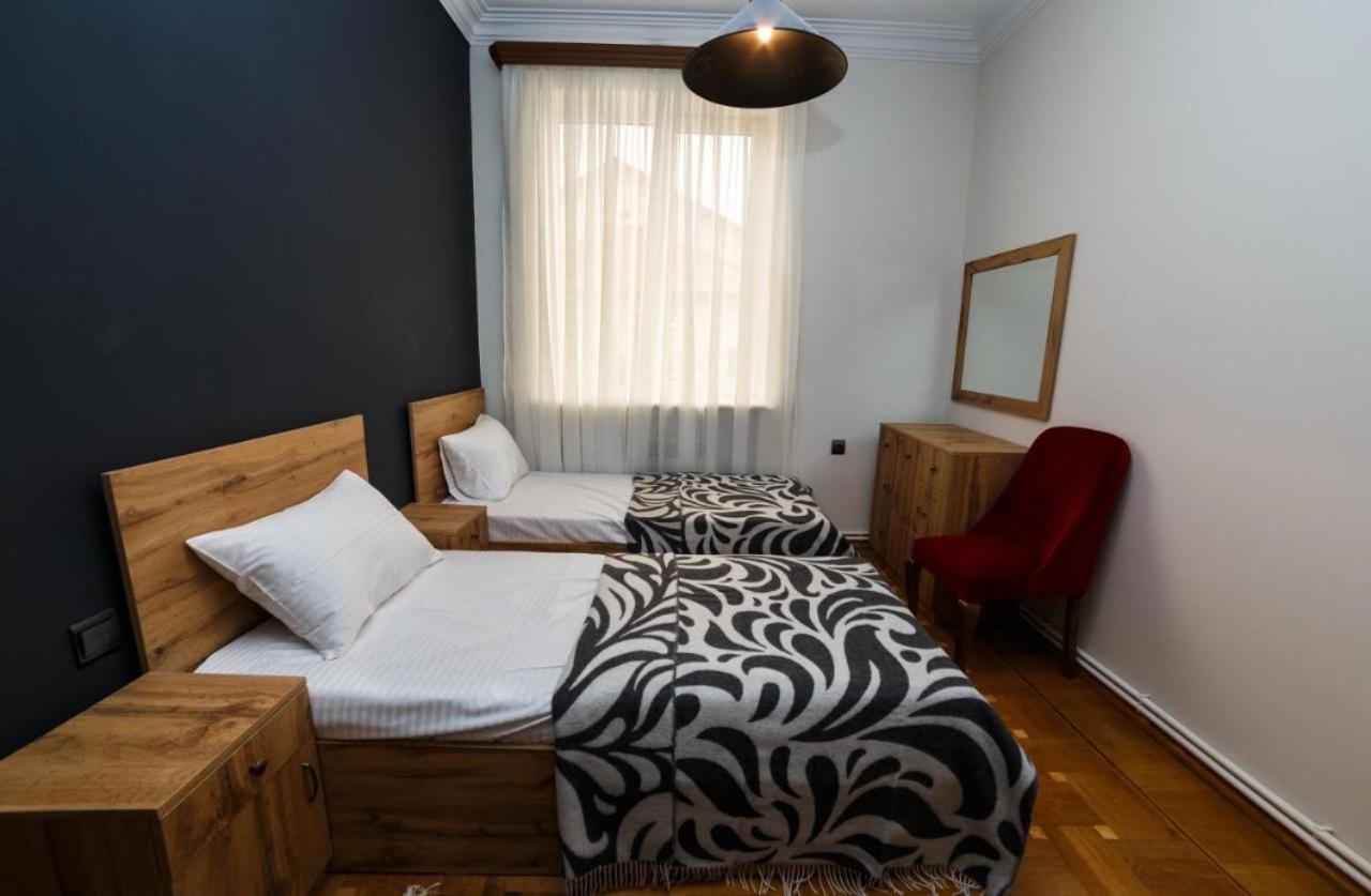 Hotel Red Castle Erywań Zewnętrze zdjęcie